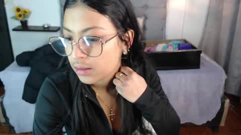 Snapshot of vannesweet_ chatting on January 5, 4:06 pm vane online show from January 5, 4:06 pm
