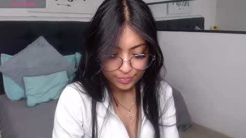 Snapshot of vannesweet_ chatting on February 1, 9:29 pm vane online show from February 1, 9:29 pm