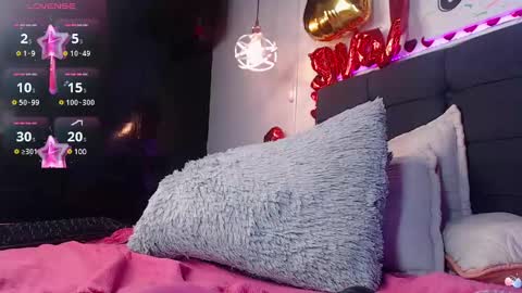 Snapshot of vannesweet_ chatting on February 7, 10:52 pm vane online show from February 7, 10:52 pm