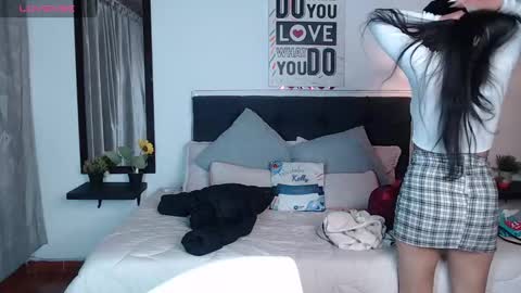 Snapshot of vannesweet_ chatting on March 9, 7:59 pm vane online show from March 9, 7:59 pm