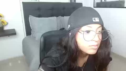 Snapshot of vannesweet_ chatting on September 15, 8:31 pm vane online show from September 15, 8:31 pm