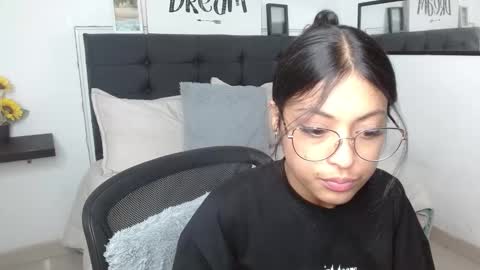 Snapshot of vannesweet_ chatting on September 16, 10:44 pm vane online show from September 16, 10:44 pm