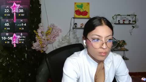 Snapshot of vannesweet_ chatting on April 13, 8:03 pm vane online show from April 13, 8:03 pm