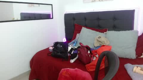 Snapshot of vannesweet_ chatting on April 18, 6:23 pm vane online show from April 18, 6:23 pm