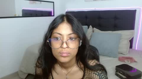 Snapshot of vannesweet_ chatting on April 18, 7:07 pm vane online show from April 18, 7:07 pm