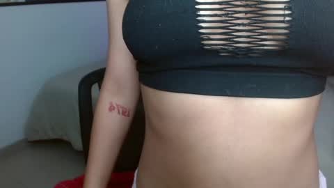 Snapshot of vannesweet_ chatting on April 20, 8:43 pm vane online show from April 20, 8:43 pm