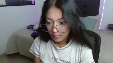 Snapshot of vannesweet_ chatting on April 21, 7:50 pm vane online show from April 21, 7:50 pm