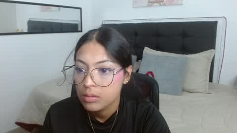Snapshot of vannesweet_ chatting on April 26, 8:17 pm vane online show from April 26, 8:17 pm