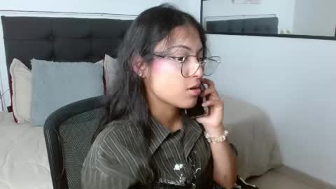 Snapshot of vannesweet_ chatting on May 3, 8:04 pm vane online show from May 3, 8:04 pm