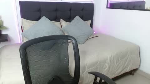 Snapshot of vannesweet_ chatting on May 4, 8:16 pm vane online show from May 4, 8:16 pm