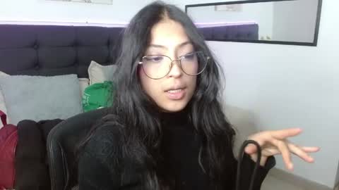 Snapshot of vannesweet_ chatting on May 5, 8:39 pm vane online show from May 5, 8:39 pm