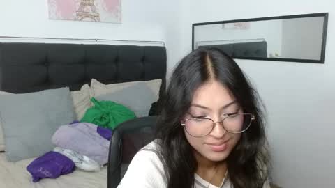 Snapshot of vannesweet_ chatting on May 8, 7:52 pm vane online show from May 8, 7:52 pm