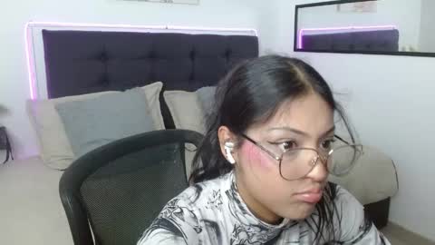 Snapshot of vannesweet_ chatting on May 14, 8:15 pm vane online show from May 14, 8:15 pm