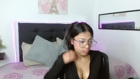 Snapshot of vannesweet_ chatting on May 16, 7:34 pm vane online show from May 16, 7:34 pm