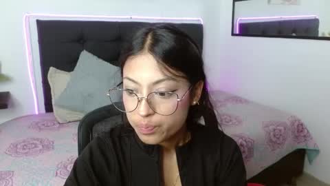 Snapshot of vannesweet_ chatting on May 16, 8:07 pm vane online show from May 16, 8:07 pm