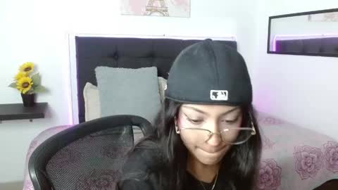 Snapshot of vannesweet_ chatting on May 17, 8:16 pm vane online show from May 17, 8:16 pm