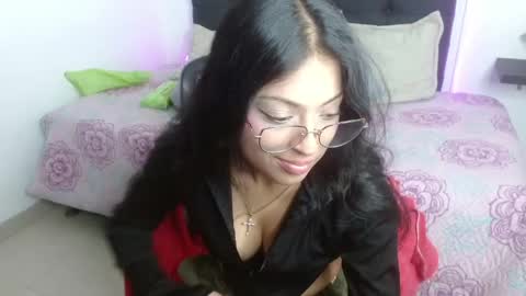 Snapshot of vannesweet_ chatting on June 4, 8:26 pm vane online show from June 4, 8:26 pm