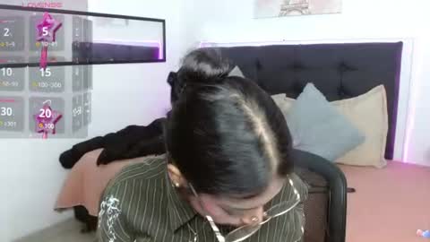 Snapshot of vannesweet_ chatting on June 13, 8:40 pm vane online show from June 13, 8:40 pm