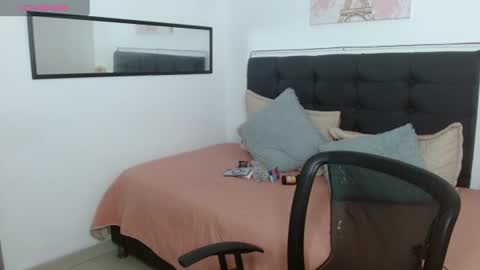 Snapshot of vannesweet_ chatting on June 15, 7:38 pm vane online show from June 15, 7:38 pm
