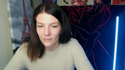 Snapshot of vanrey_ chatting on October 17, 7:00 am Vanessa online show from October 17, 7:00 am