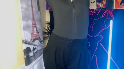 Snapshot of vanrey_ chatting on October 18, 5:57 pm Vanessa online show from October 18, 5:57 pm