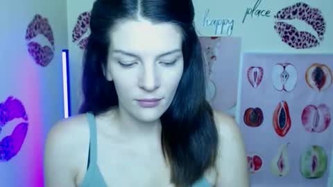 Snapshot of vanrey_ chatting on November 13, 7:24 pm Vanessa online show from November 13, 7:24 pm