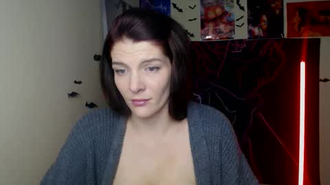 Snapshot of vanrey_ chatting on November 29, 6:00 pm Vanessa online show from November 29, 6:00 pm