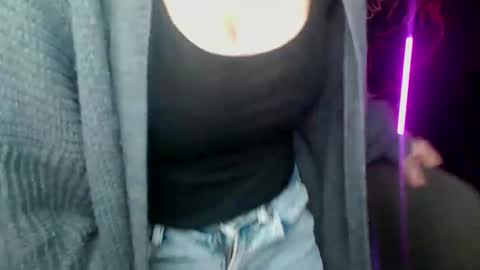 Snapshot of vanrey_ chatting on November 30, 7:01 am Vanessa online show from November 30, 7:01 am