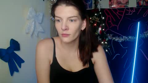 Snapshot of vanrey_ chatting on December 20, 7:48 am Vanessa online show from December 20, 7:48 am
