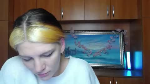 Snapshot of vanrey_ chatting on March 22, 6:06 am Vanessa online show from March 22, 6:06 am