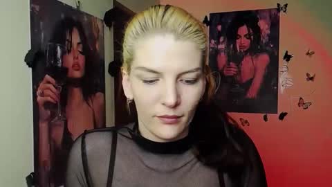 Snapshot of vanrey_ chatting on March 28, 6:40 pm Vanessa online show from March 28, 6:40 pm