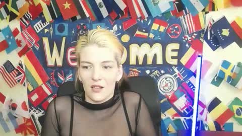 Snapshot of vanrey_ chatting on March 31, 7:09 am Vanessa online show from March 31, 7:09 am