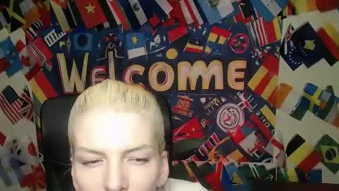 Snapshot of vanrey_ chatting on April 3, 4:49 pm Vanessa online show from April 3, 4:49 pm