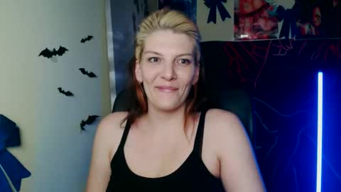 Snapshot of vanrey_ chatting on April 22, 4:48 am Vanessa online show from April 22, 4:48 am
