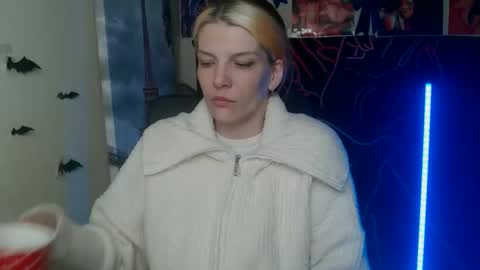 Snapshot of vanrey_ chatting on May 1, 9:03 am Vanessa online show from May 1, 9:03 am