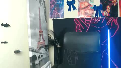 Snapshot of vanrey_ chatting on May 14, 4:25 pm Vanessa online show from May 14, 4:25 pm