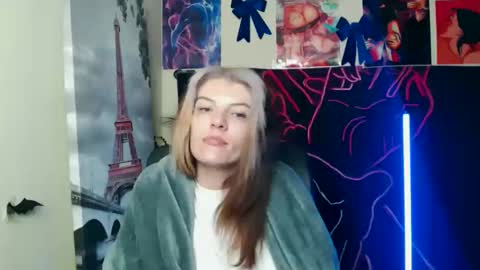 Snapshot of vanrey_ chatting on May 17, 4:54 am Vanessa online show from May 17, 4:54 am
