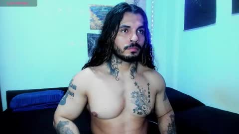 Snapshot of vanvelckan_ chatting on January 18, 5:44 am vanvelckan_ online show from January 18, 5:44 am