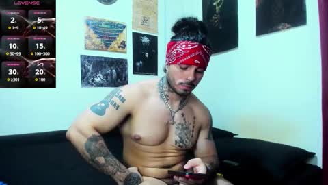 Snapshot of vanvelckan_ chatting on February 5, 2:16 am vanvelckan_ online show from February 5, 2:16 am