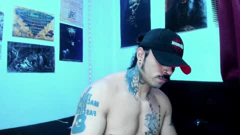 Snapshot of vanvelckan_ chatting on April 6, 4:10 am vanvelckan_ online show from April 6, 4:10 am