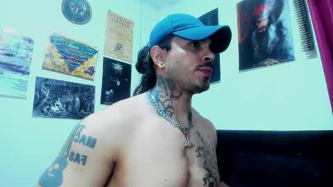 vanvelckan_ online show from June 7, 3:21 am