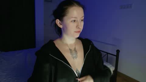 vaolietkat online show from November 29, 6:49 am