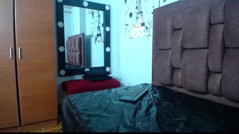 varascot online show from March 15, 3:01 am