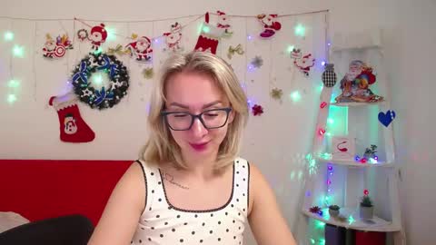 Snapshot of vasilisasii chatting on December 19, 6:23 am Vasilisa online show from December 19, 6:23 am