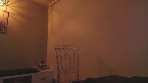 Snapshot of vctoria_collins_ chatting on September 19, 10:49 am Victoria online show from September 19, 10:49 am