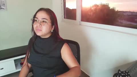 Snapshot of vctoria_collins_ chatting on October 2, 11:06 am Victoria online show from October 2, 11:06 am