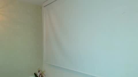 Snapshot of vctoria_collins_ chatting on October 8, 10:57 am Victoria online show from October 8, 10:57 am