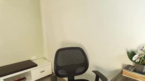 Snapshot of vctoria_collins_ chatting on October 11, 11:09 am Victoria online show from October 11, 11:09 am