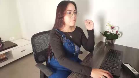 Snapshot of vctoria_collins_ chatting on October 17, 11:13 am Victoria online show from October 17, 11:13 am