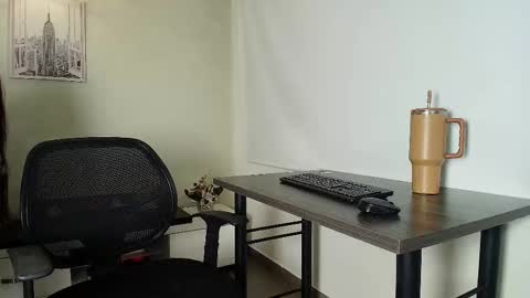 Snapshot of vctoria_collins_ chatting on October 25, 11:07 am Victoria online show from October 25, 11:07 am